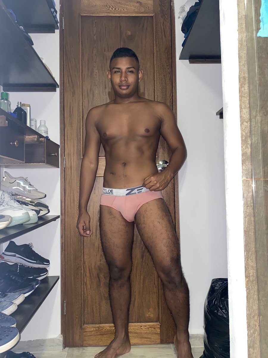 Jhonnarvaezt's tweet photo. Rt si me quieres quitar la ropa interior https://t.co/540BBBJtGs