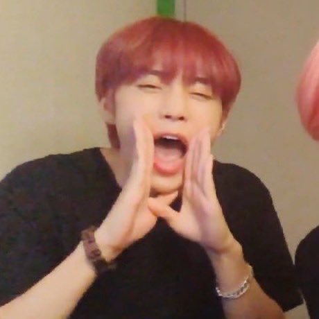 dailyksw's tweet photo. the way his upper teeths showed when he scream makes me 🥺💞 https://t.co/6LaNdYOqWL