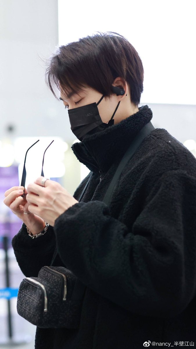yu_BeBear's tweet photo. น้อนนู้มมมมม เส้นเลือดที่มือก็แค่ท่อลำเลียงความน่ารักเท่านั้นแหละ https://t.co/TvivlYXlef