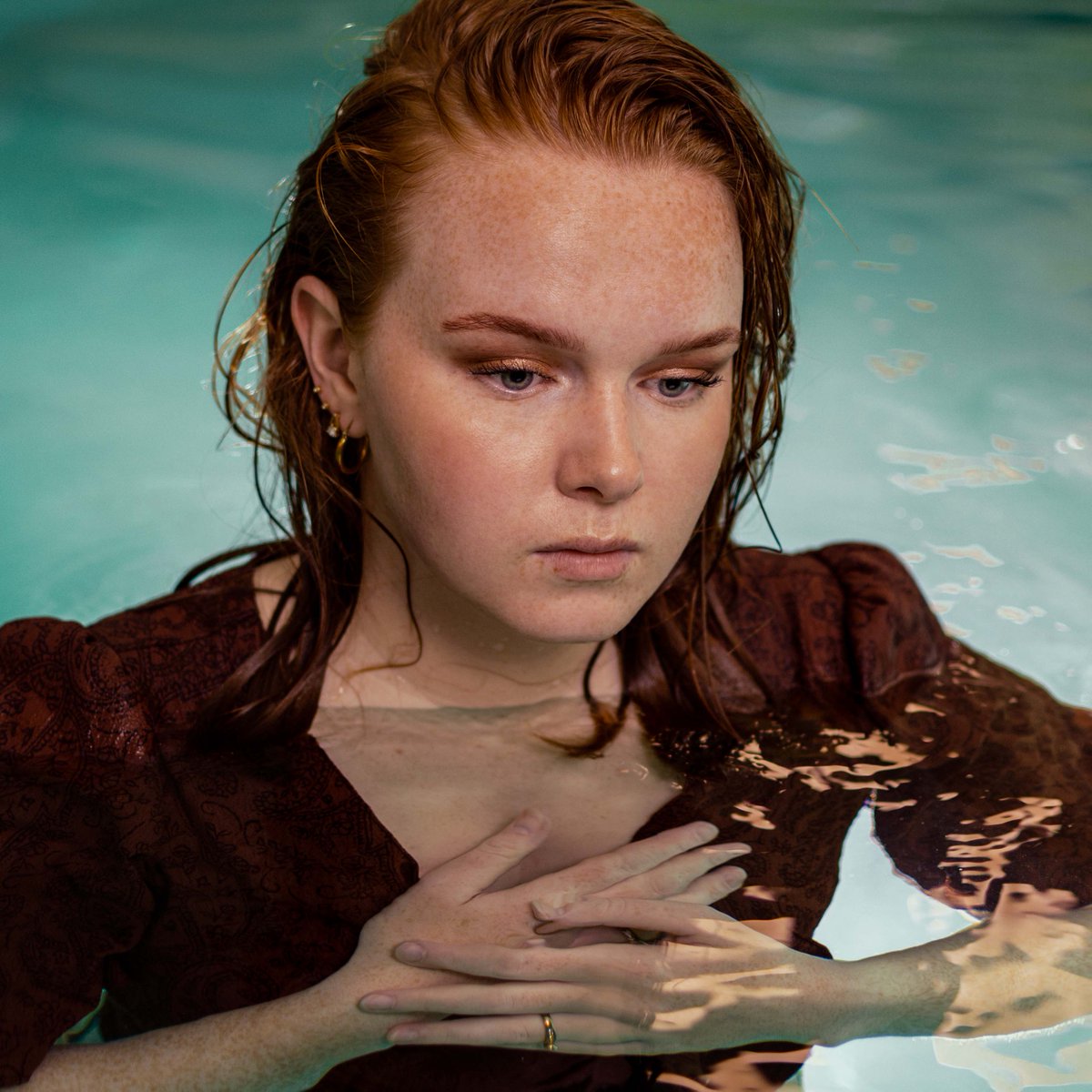 Ik sprak met zangeres en spoken-wordartiest NICCI NOVA in mijn radioshow op #MfmBrabant. Zij treedt zondag op in De Pul in #Uden. Ik had een oude foto gebruikt. Ze ziet er zo uit! Foto: <a href="/DvLienden/">Daniëlla van Lienden</a> (Daniëlla van Lienden). Het gesprek luisteren: jolwin.nl/20211212niccin…