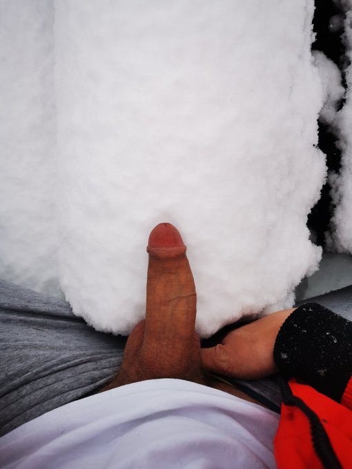 1 pic. Snow ,,angel'' ?? https://t.co/aXtrgfOoZs