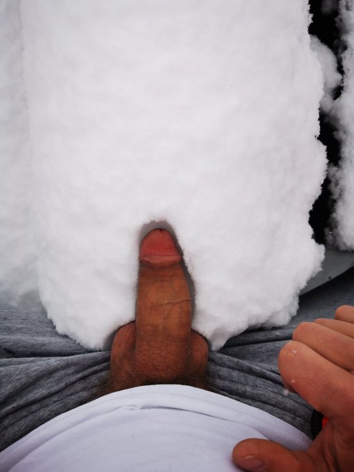 2 pic. Snow ,,angel'' ?? https://t.co/aXtrgfOoZs