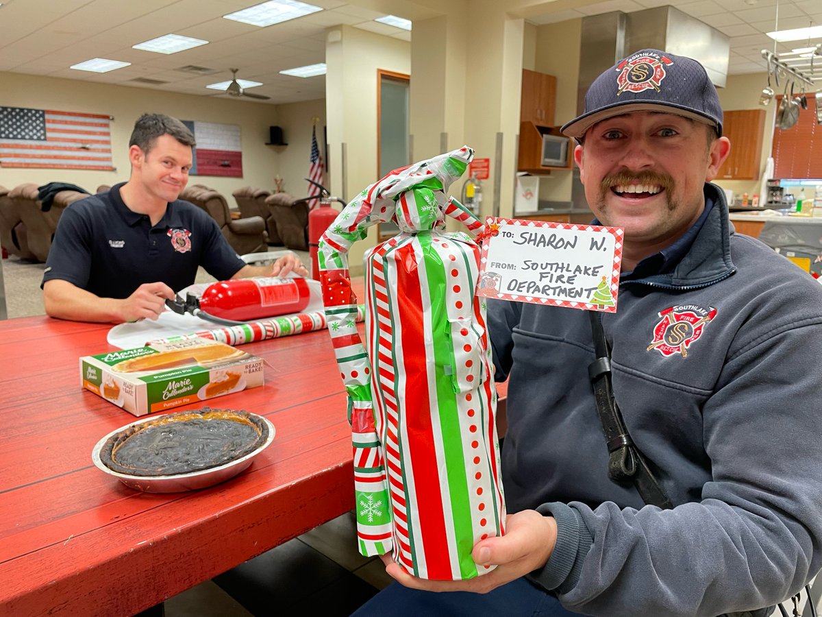 SouthlakeDPS's tweet photo. This holiday season, be cautious, be safe, and be prepared for kitchen accidents with a fire extinguisher nearby.
The Southlake Fire Department is always here for you.
#SharonWeiss @_MarieCallender #mariecallender https://t.co/8phxLWAdv7