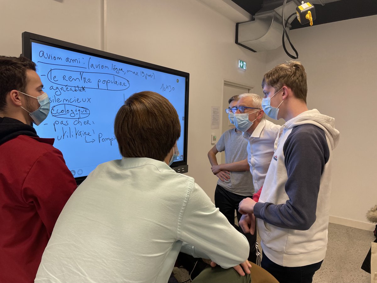 [En direct de … Bidart] 
A LA RECHERCHE D'IDEES INNOVANTES !

Les participants de l'<a href="/EstiaOfficiel/">ESTIA</a> travaillent sur les sujets qu'ils ont choisi.
💡 On cherche, on partage, les idées phosphores…

#HackathonMAELE #aviation #aviationlegere #mobilite #mobiliteaerienne #aero