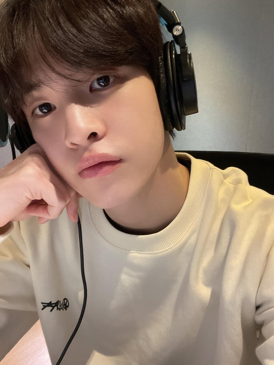 allens newest uni update oh this is a BABY T__T