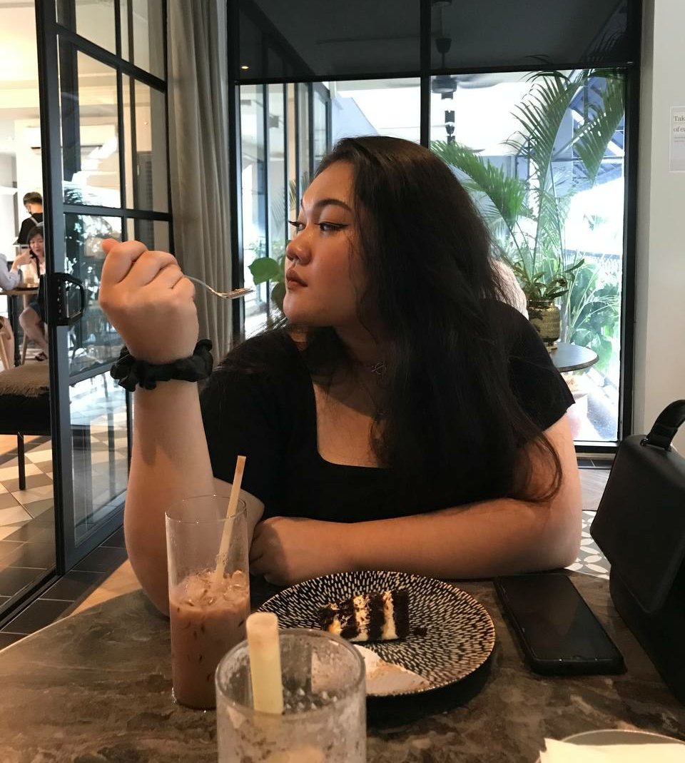 sssheral's tweet image. seeing eachother from another table maybe can form a chemistry?

#NCTzenSelcaDay #NSD #NSDay #YUTA #유타 @NCTsmtown_127 @NCTsmtown