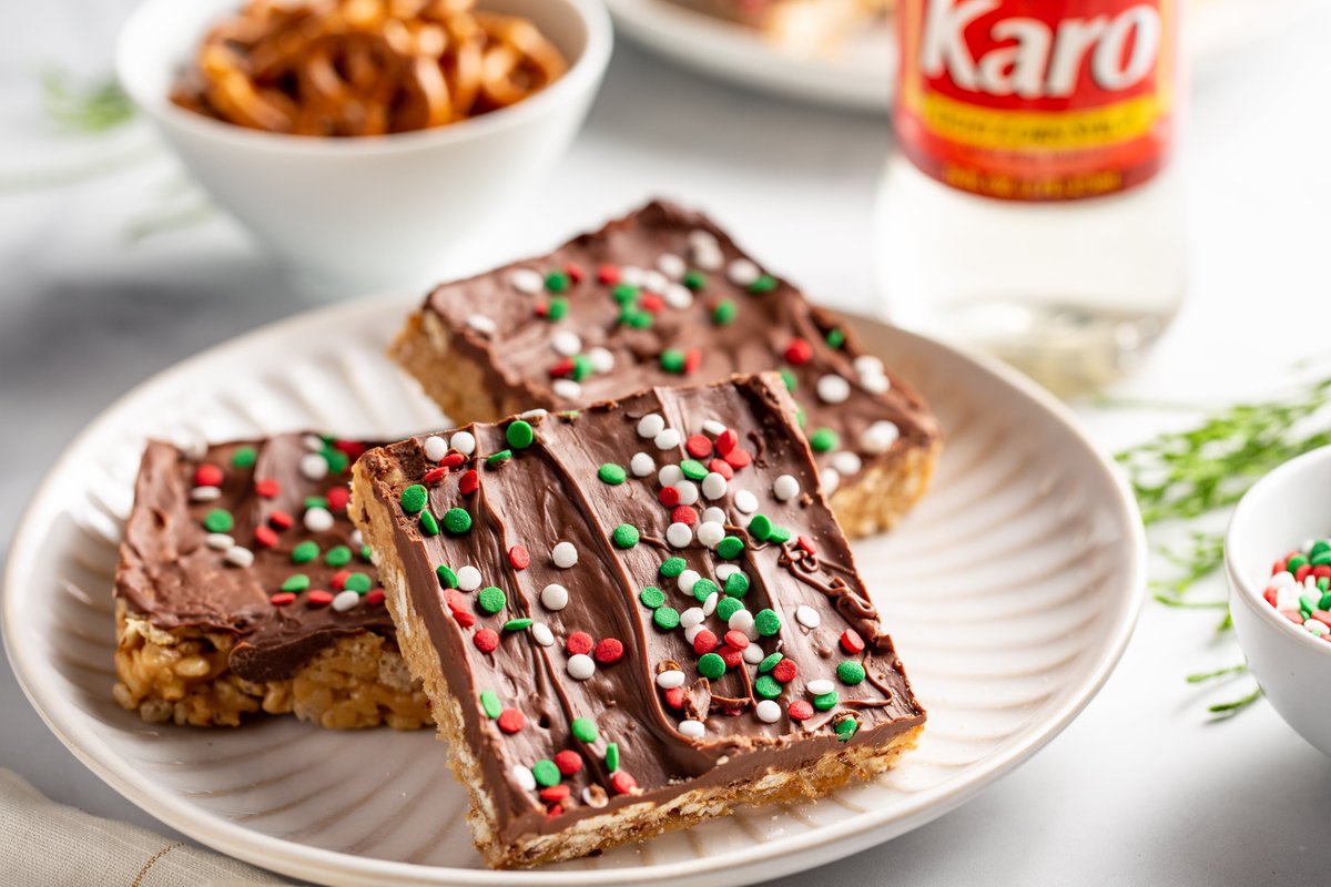 bakingaddiction's tweet image. AD | Peanut Butter Pretzel Bars are an easy no-bake treat to whip up this holiday season! These bars are the perfect balance of salty and sweet. Sponsored by Karo Syrup mybakingaddiction.com/peanut-butter-…