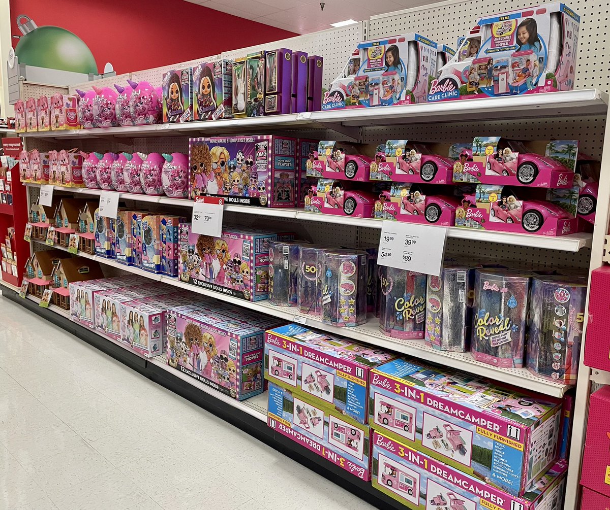 MichaelT0176's tweet photo. Team Leader Gloria and her team are setting up 0176 to win. 
#GreatRoutines 
#PlayingOffense @matthew_grothe @RaeLew0176 https://t.co/oLWGo7IEpo