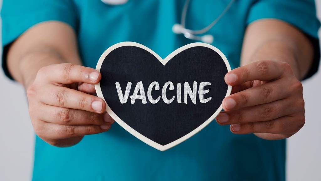 To understand the effectiveness of new vaccines, it is good to look at the success of past vaccines. This local #CoachellaValley study on lives saved over the years presents an interesting case....

deserthealthnews.com/story/infectio…