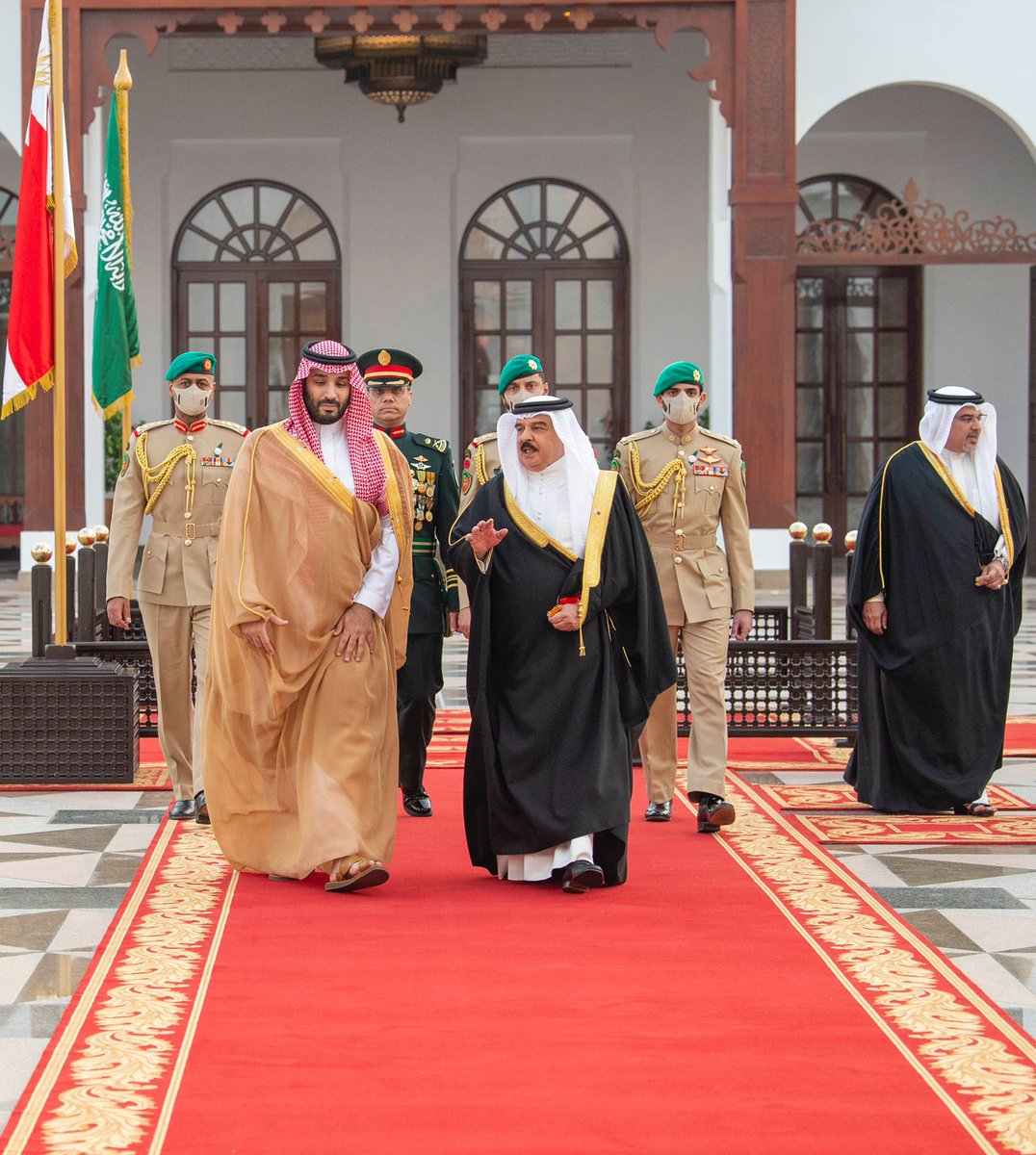 CICSaudi's tweet photo. At the Sakhir Palace in Al Manama, the #Saudi Crown Prince Mohammed bin Salman is received on the occasion of his official visit to #Bahrain, where he meets King Hamad bin Isa Al Khalifa. #GulfTour #GCC #4thStop https://t.co/nFXDJoB23P