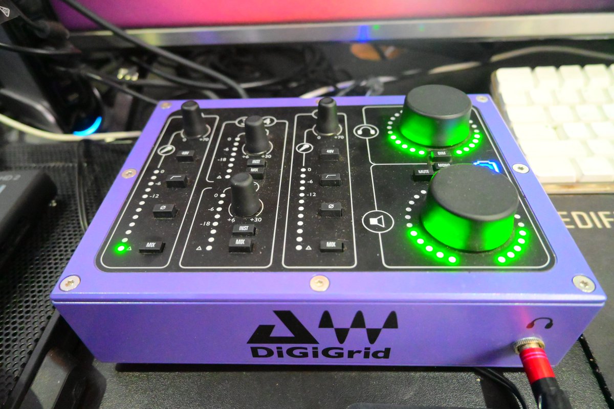DiGi_Grid's tweet photo. Renown Brazilian guitarist @kleberkshima
uses DiGiGrid D and M for the recording of his 3 albums, live streaming events, and many productions. “There’s no doubt it's the best interface I've ever used in my life“ Isn’t it time you tried DiGiGrid? #digigrid #livemusic @klebershima https://t.co/Eq7xCo57wd