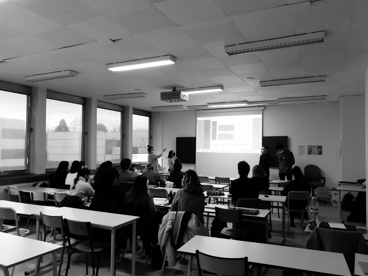 MasterLeaMMI's tweet photo. Félicitations aux étudiants du M2 MMI pour cette belle édition 2021 du Markathon, qui a été riche en idées, en propositions innovantes et en playlists déjantées🥳🙃😎. Bravo aux deux équipes gagnantes 🏆👏et merci à @Findly_fr et @geneafinder https://t.co/e1xIlKeDD1