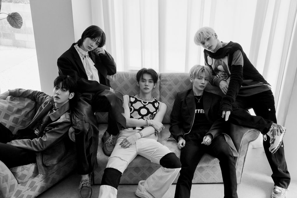 txtvotingcrew's tweet photo. 🗳 Make your own or RT our 12/10 valid #MAMAVOTE #txt!
(Once per day - ends 12/11 during MAMA broadcast)

🗳 Collect SMA, Idol Champ, Mubeat ❤️

🎵 Stream 0X1TO100M &amp; LO$ER=LO♡ER!

@TXT_bighit @TXT_members https://t.co/bSGWM1eFqI