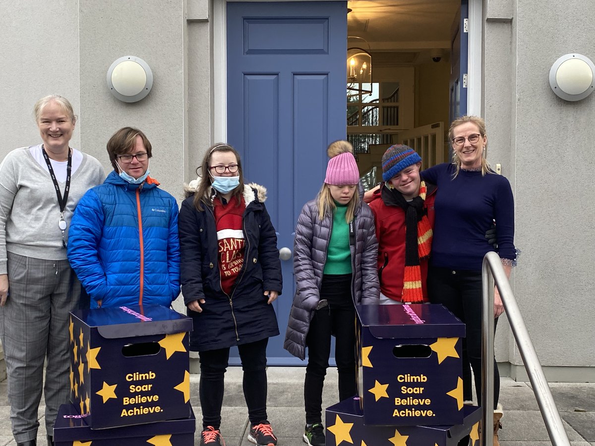 Downsyndromecen's tweet photo. We had another gorgeous morning delivering, more Together Academy Christmas Hampers 🎄
Big thank you to #DCCPlc for their wonderful support and warm welcome.❤
#TogetherAcademy
#TheDownSyndromeCentre
#Christmas2021
💙💛 https://t.co/HIB4PaNimO
