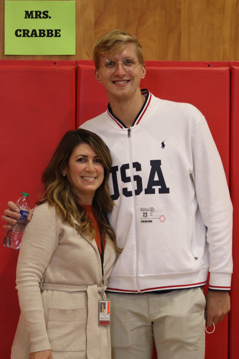 🏊‍♀️🥉Kieran Smith, who won a bronze medal in the Tokyo 2021 Olympics, returned to RPS last week while on break. Smith talked to the RHS orchestra and to Ridgebury Elementary. Watch Smith’s exciting 400m Olympic swim (with ads) here.

➡bit.ly/3oF96Vs