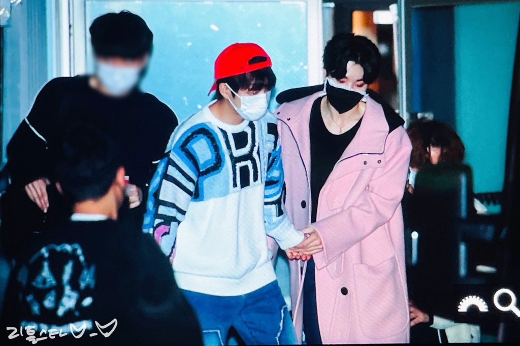 little_star_wh's tweet photo. 211209 심야아이돌 퇴근  
톰과제리지만 좋은 사잌ㅋㅋ
#남우현 #우현 #인피니트 
#INFINITE #woohyun https://t.co/KurWj3t5hP