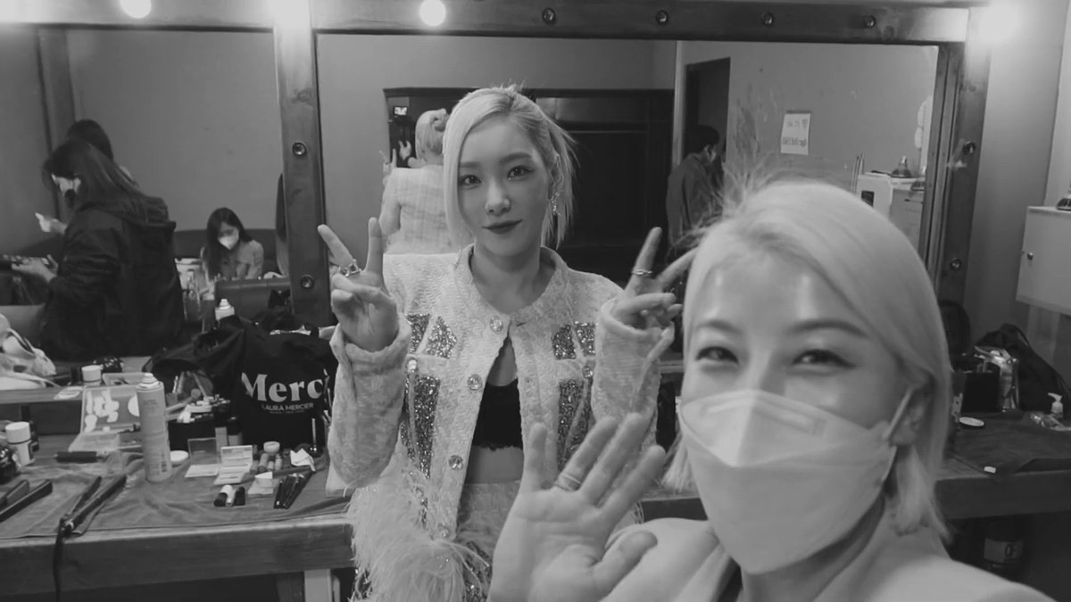 soshyul's tweet photo. SO THIS WAS FOR SMCU??? WE ARE GETTING THAT OH!GG😭 SCREAMING CRYING THROWING UP PUNCHING THE WALL I CANT PROCESS THIS??? https://t.co/XF14cifsvP