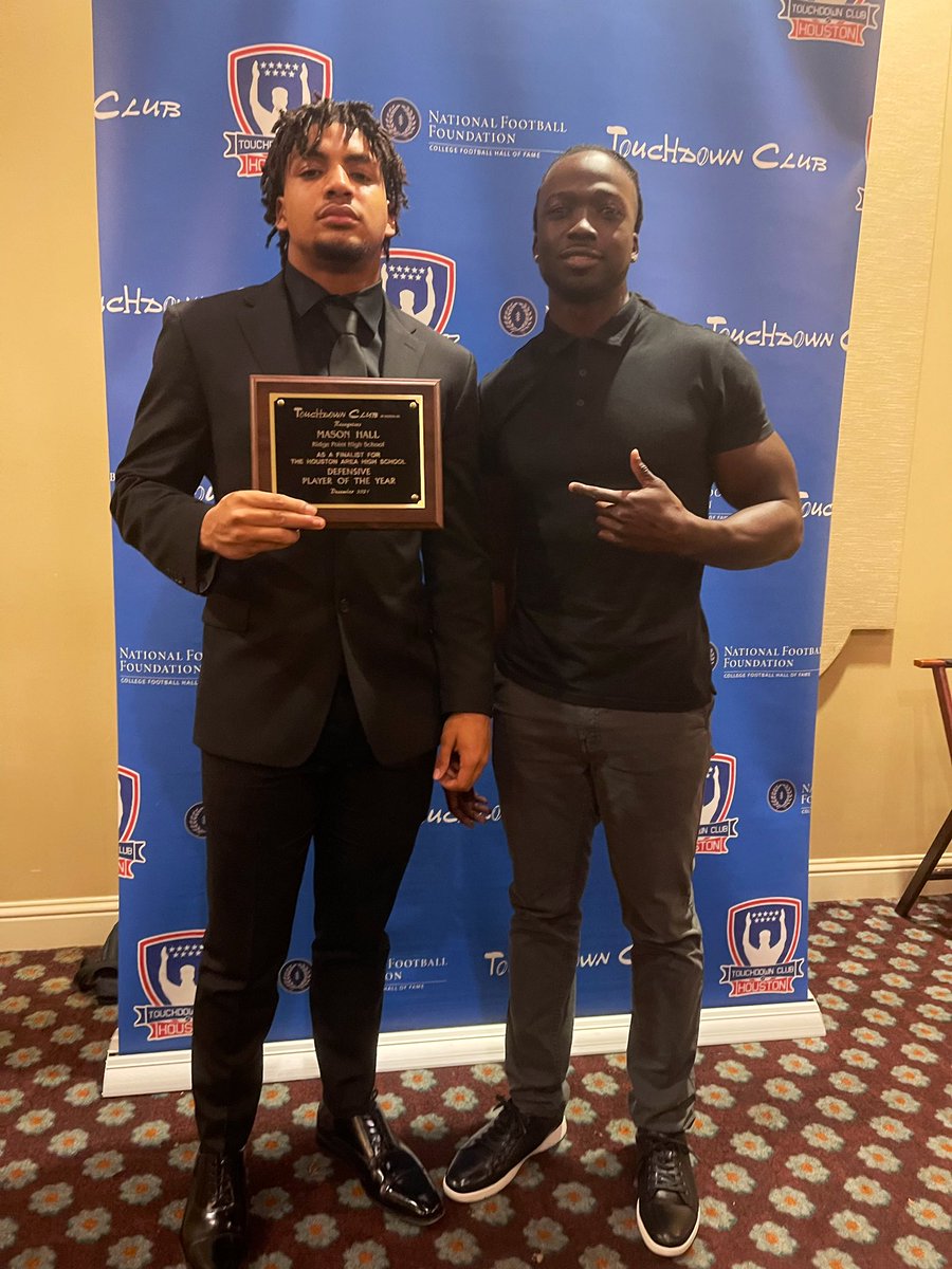 hallmason8's tweet photo. Honored to be recognized as one of the best in the Houston area—Finalist for Defensive Player of the Year @RPHS_FB @HoustonTDClub @Jalil_Johnson21 @Coach_LaFavers @coachcedric https://t.co/cqGK8pcMgx