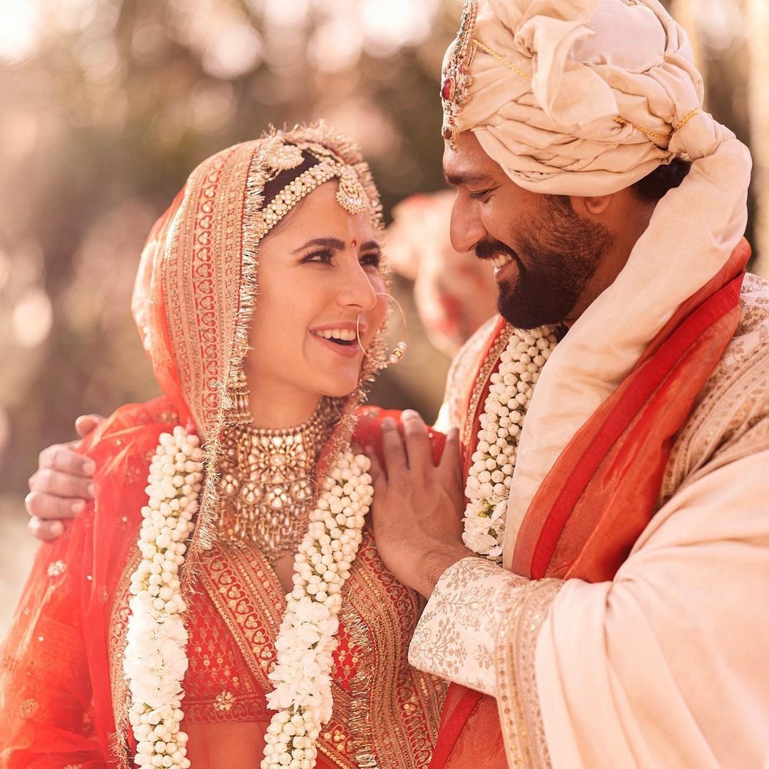 guwahatiplus's tweet photo. Vicky Kaushal ties the knot with Katrina Kaif in Rajasthan.

"Only love and gratitude in our hearts for everything that brought us to this moment. Seeking all your love and blessings as we begin this new journey together. 🙏🏽❤️ , wrote Kaushal. 

#vickykatrina #VickyKatrinaWedding https://t.co/zOVwVc6GL5