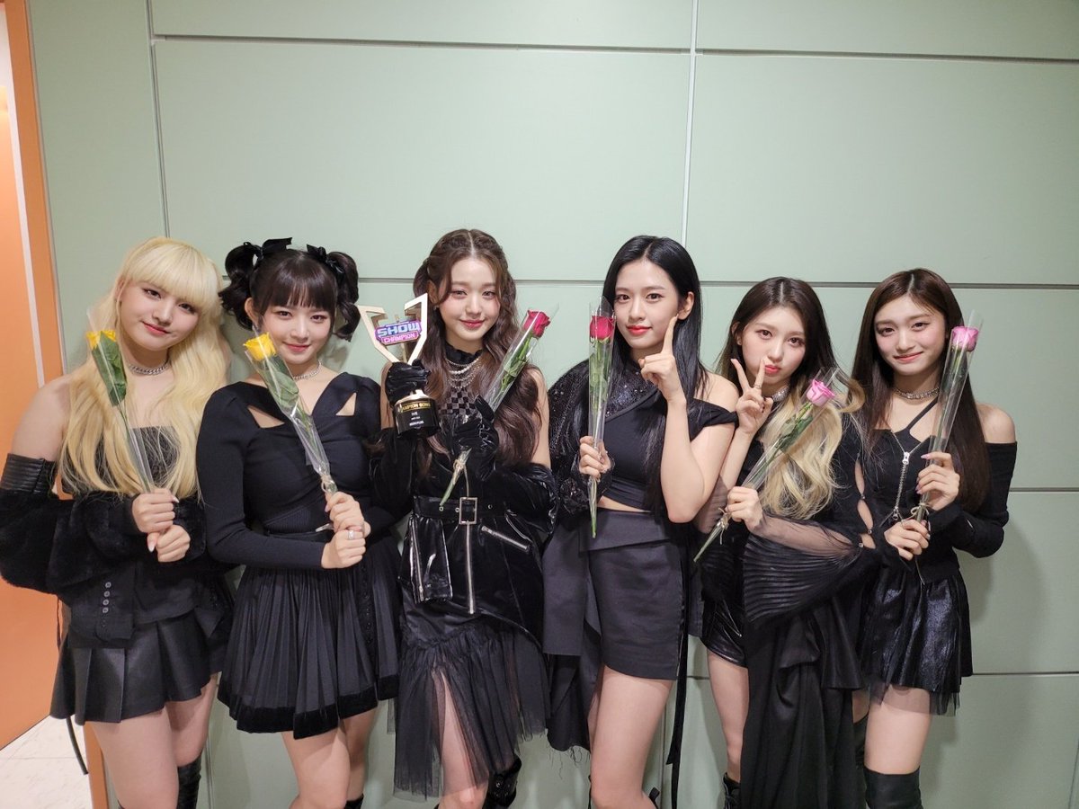 milkkura39's tweet photo. Always dive into your charms forever, @IVEstarship ❤️✨
WE ARE DIVE
#DIVEisOurs
#IVEwithDIVE https://t.co/TDjb9Z5Ynr