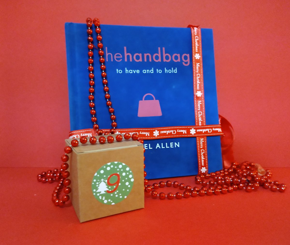 Today's Book Advent
If you cannot find that perfect handbag then this is the perfect alternative
#christmas #presents #christmas2021 #readforever #christmasbooks #bookstagram #booksbooksbooks #countdowntochristmas #hohoho   #bookshop #staffordbookshop #handbags #shoplocalstafford
