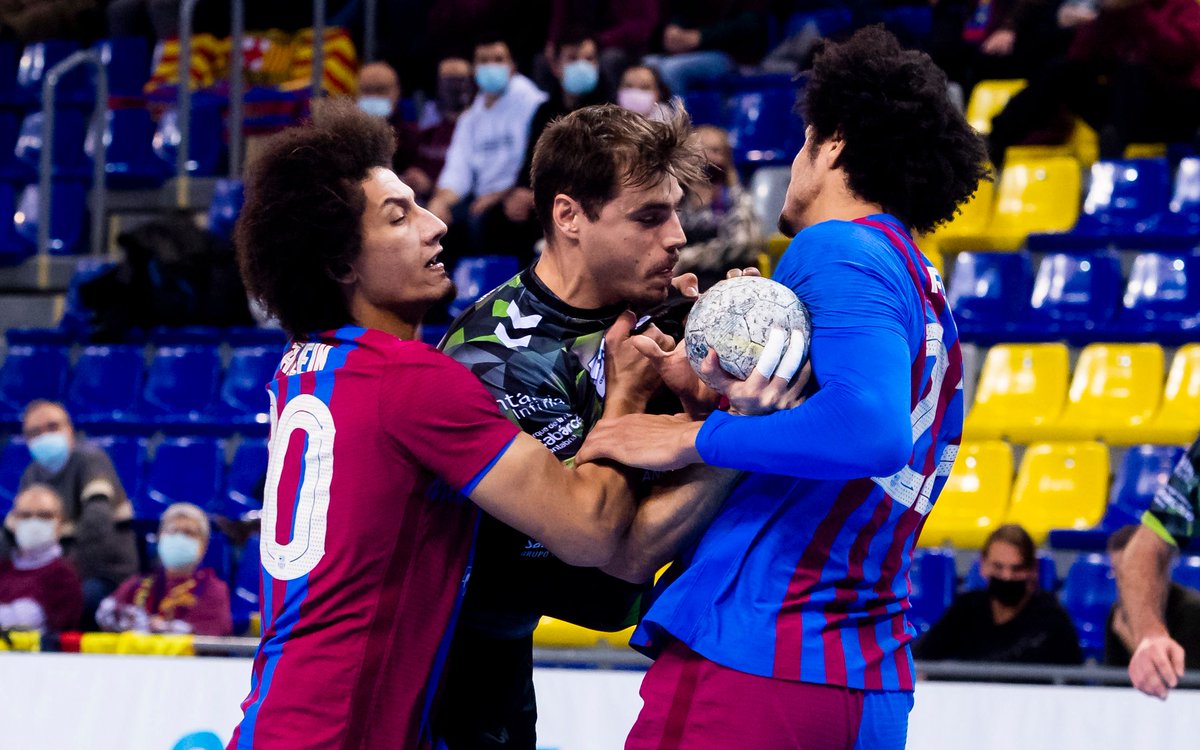 MARCA Polideportivo (@marcatmf) on Twitter photo Comité de Competición de la <a href="/RFEBalonmano/">RFEBalonmano</a> da por perdido al <a href="/FCBhandbol/">Barça Handbol</a> el partido de la Liga Sacyr <a href="/ASOBAL/">ASOBAL</a> contra el <a href="/BMTorrelavega/">Bathco Balonmano Torrelavega</a> en el que incurrió en alineación indebida.
marca.com/balonmano/liga… Comité de Competición de la <a href="/RFEBalonmano/">RFEBalonmano</a> da por perdido al <a href="/FCBhandbol/">Barça Handbol</a> el partido de la Liga Sacyr <a href="/ASOBAL/">ASOBAL</a> contra el <a href="/BMTorrelavega/">Bathco Balonmano Torrelavega</a> en el que incurrió en alineación indebida.
marca.com/balonmano/liga…