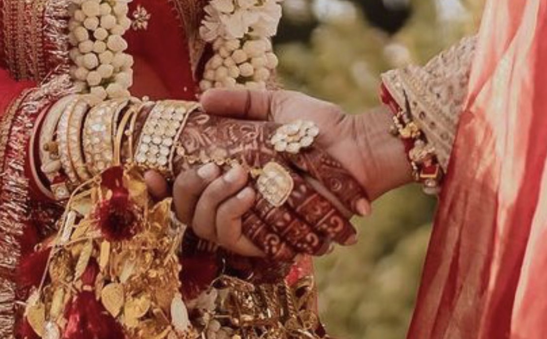 besabriyaaan's tweet photo. how it                        how it's 
started                          going

#KatrinaVickyKiShaadi https://t.co/8DAEiy17mz