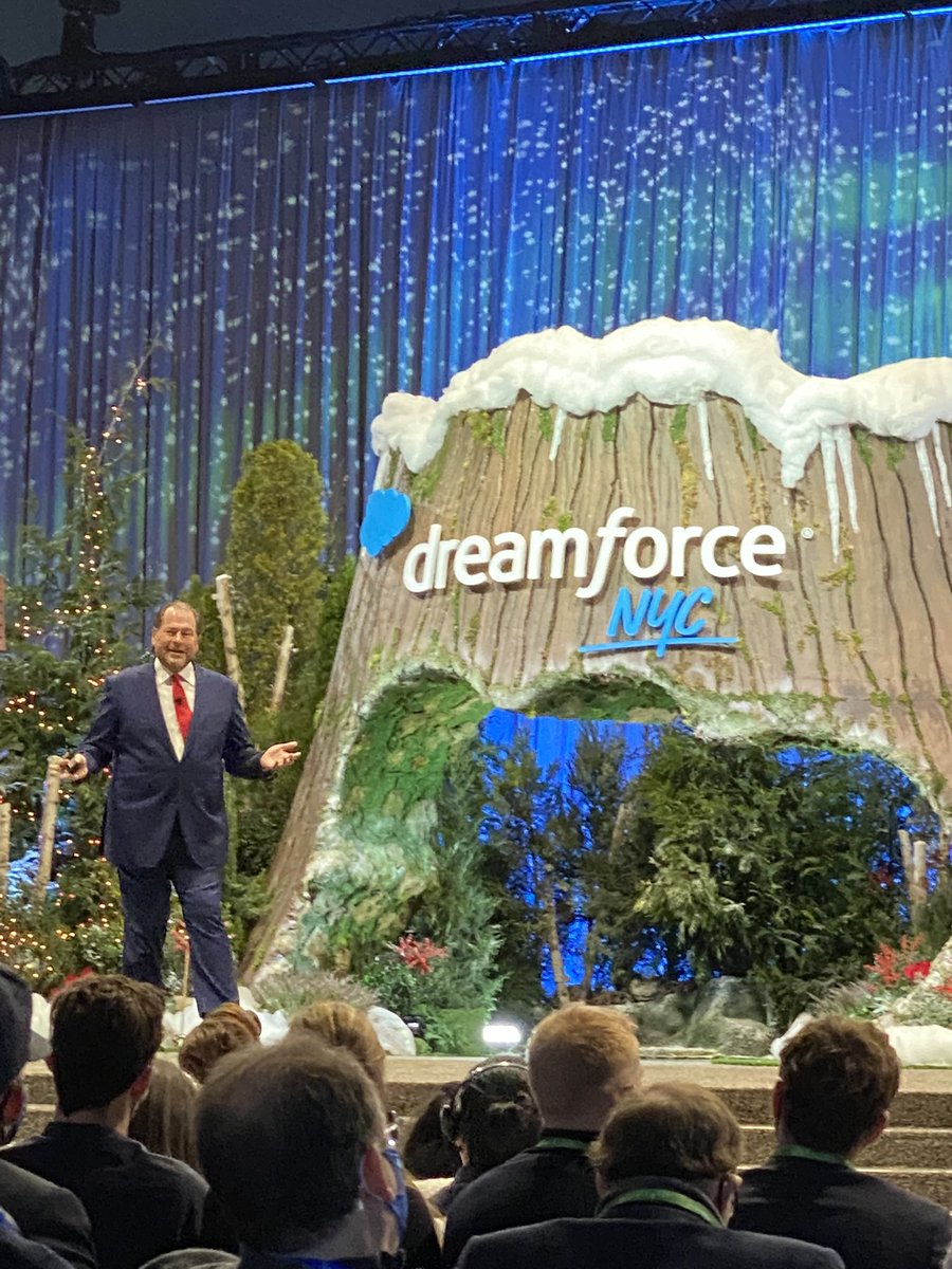 officiallydano's tweet photo. Super excited to speak at Dreamforce NYC today to represent @ncino, and proliferate design strategy in the industry! #DFNYC #DesignStrategy @SalesforceUX https://t.co/dfLFe4RRlv