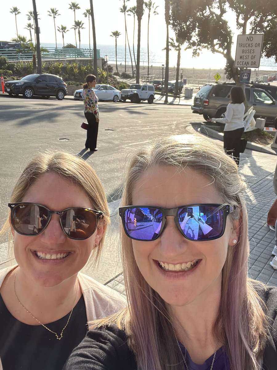 MissRioux's tweet photo. Super fast trip to LA for a customer meeting…means lunch with a Fabulous MLC @JenSimms_LA! #bestlunchview #workperk https://t.co/sAJpZyDIsq