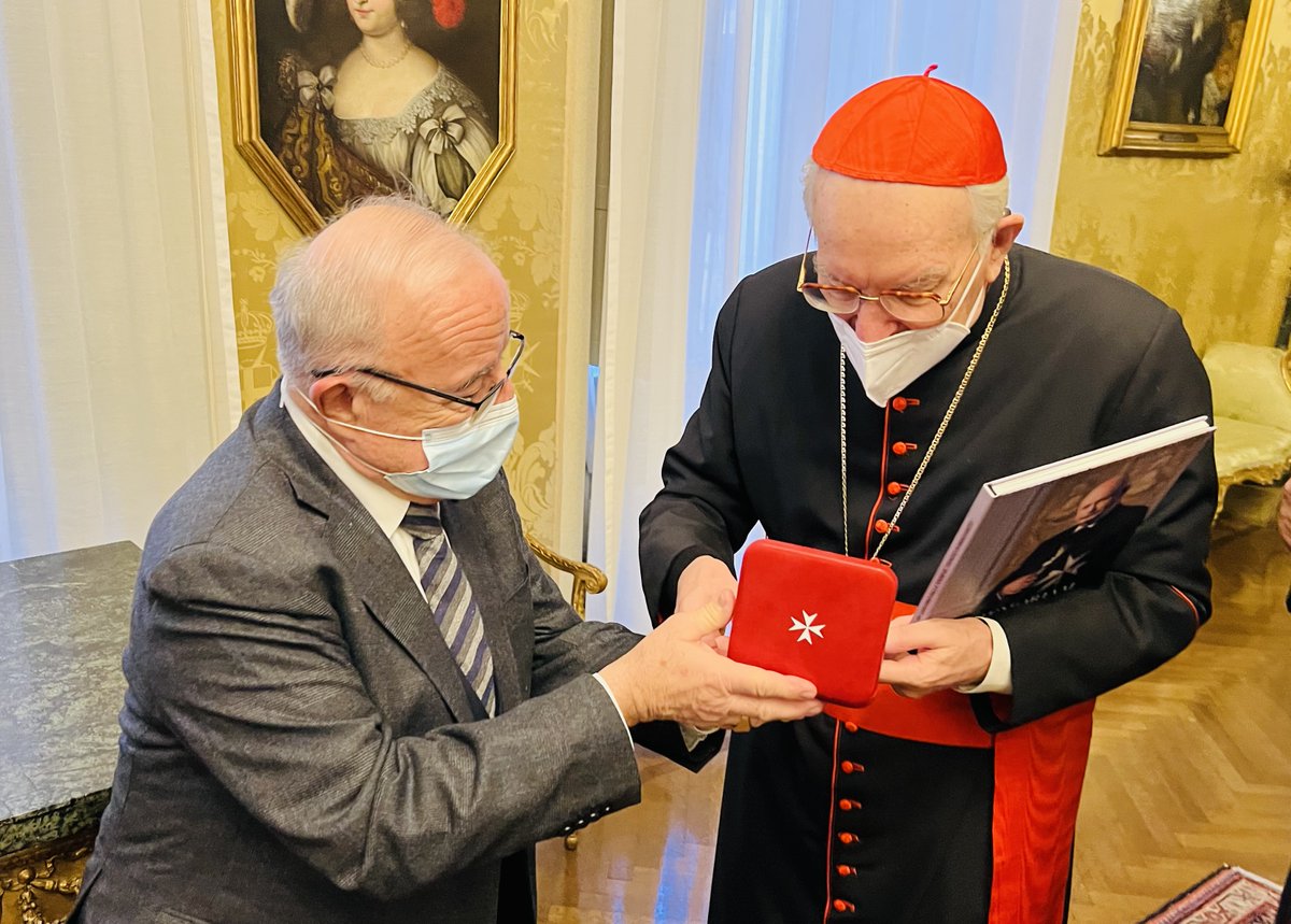 ordinedimalta's tweet photo. Con una Messa celebrata nella cappella del Palazzo Magistrale a Roma, il Gran Magistero ha voluto ricordare il compianto Gran Maestro, Fra’ Giacomo Dalla Torre, in quello che sarebbe stato il giorno del suo 77esimo compleanno. #OrdinediMalta
https://t.co/xwqOIzHQ9d https://t.co/5yh2Qm4dti