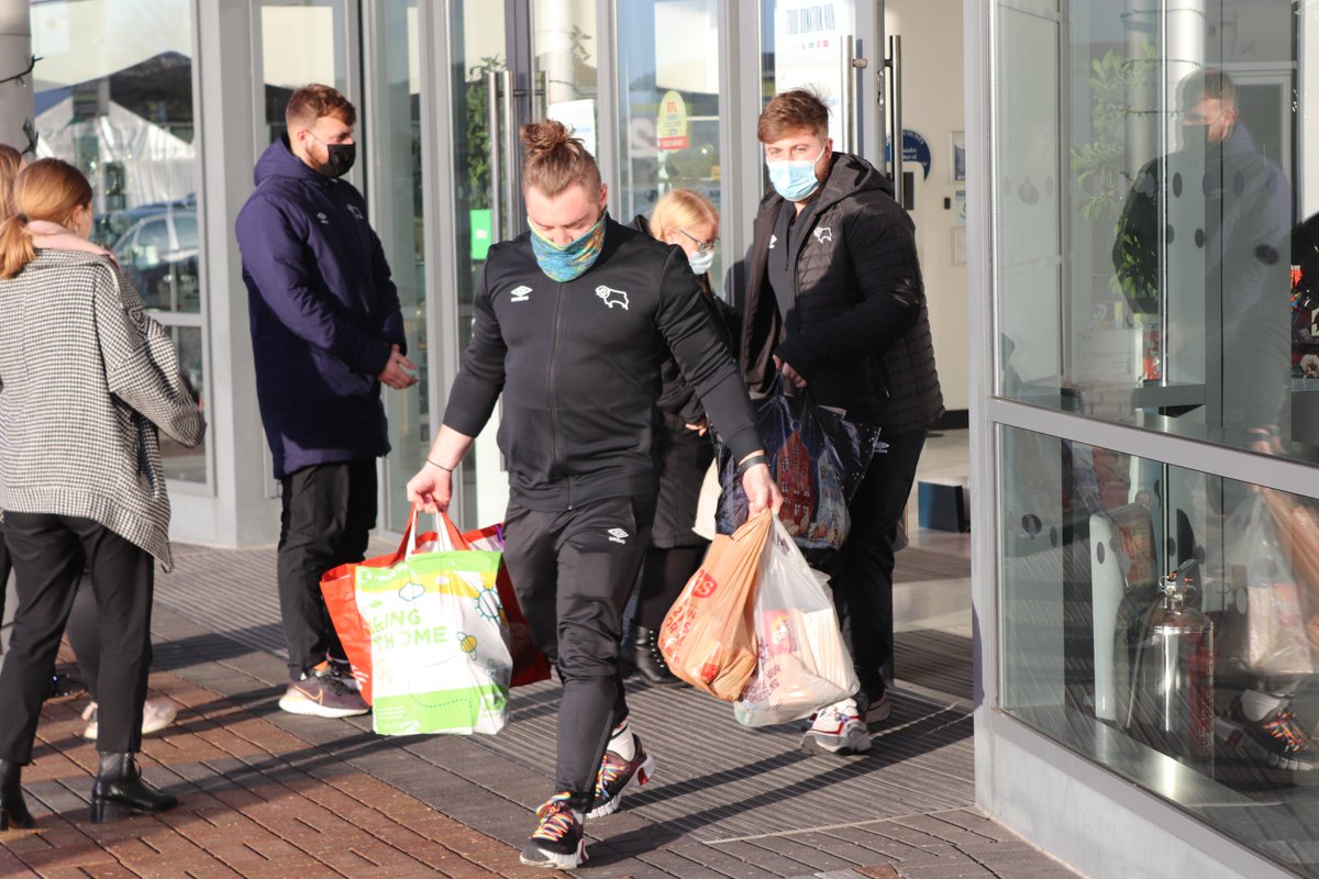 DCCTOfficial's tweet photo. We're blown away by your donations today 🤯🤯
We asked you to #SupportOurCity with food donations with your food parcels helping those in need this Christmas 🎄
Lets do it all over again on Saturday;
📍 1-3pm, outside the DCFC Megastore and Mini-store 🔗 https://t.co/r2RbqN7eXZ https://t.co/FdXnVFlm0Y