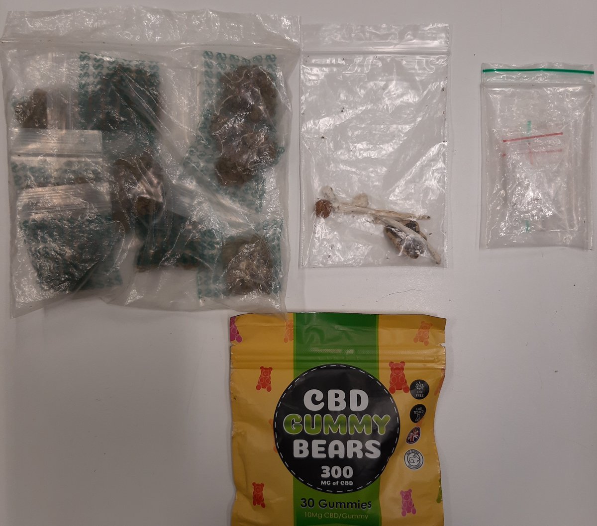 ASPRoadSafety's tweet photo. Taunton Road, Bridgwater
Driver FTS for our #OT39 during last night's shift, ran out of road and ran away.
We thank him for leaving his machete, drugs and passport behind.
We will be in touch soon.
#TST
#Seized https://t.co/Skbk8e4ecr