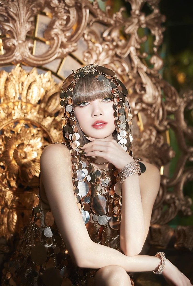 CENTRAL LALISA 🧶 tweet media