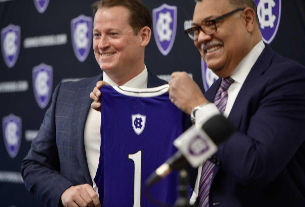 New athletic director Kit Hughes <a href="/GoHolyCross/">Holy Cross Athletics</a> has a son that plays hockey…#Worcester is a great city for 🏒 . <a href="/telegramdotcom/">telegramdotcom</a> <a href="/JenTandG/">Jennifer Toland</a> <a href="/tgsports/">Worcester T&G Sports</a>