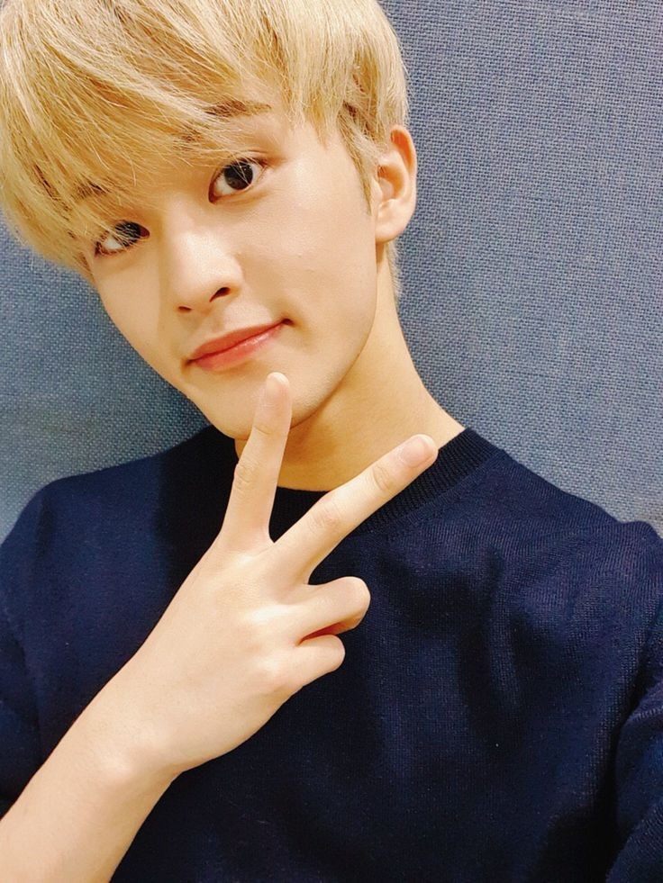 mhaeverse_'s tweet photo. When Mark Lee goes blonde I go blonde as well <3

< #NCTzenSelcaDay #NSD #MARK @NCTsmtown @NCTsmtown_127 @NCTsmtown_DREAM > https://t.co/IPqWEK5YgI