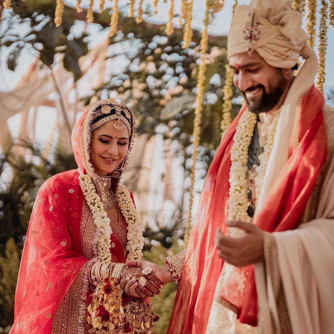 G7Times's tweet photo. And finally, the pictures we’ve all been waiting for! 

 #KatrinaKaif and #VickyKaushal look like a match made in heaven.

#VickyKatrinaWedding #vickykatrina #katrinakaifwedding #KatrinaVickyKiShaadi https://t.co/jFMSr90lr7