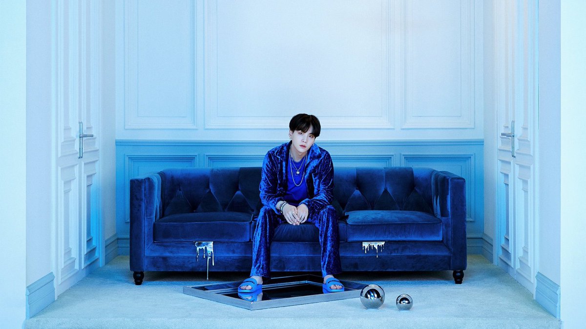 agustdidas's tweet image. yoongi's love for the color blue and how it doesn't particularly signify 'sadness' like it's always been portrayed but just enjoying the calmness and the comfort of blue.