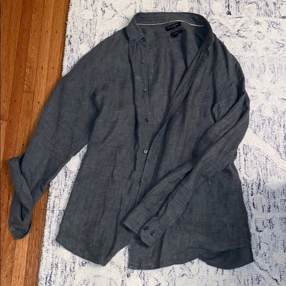 media_dirty's tweet photo. So good I had to share! Check out all the items I'm loving on @Poshmarkapp #poshmark #fashion #style #shopmycloset #mattel #bananarepublic: https://t.co/QxCwSDyK49 https://t.co/wnCfjxYZ1c