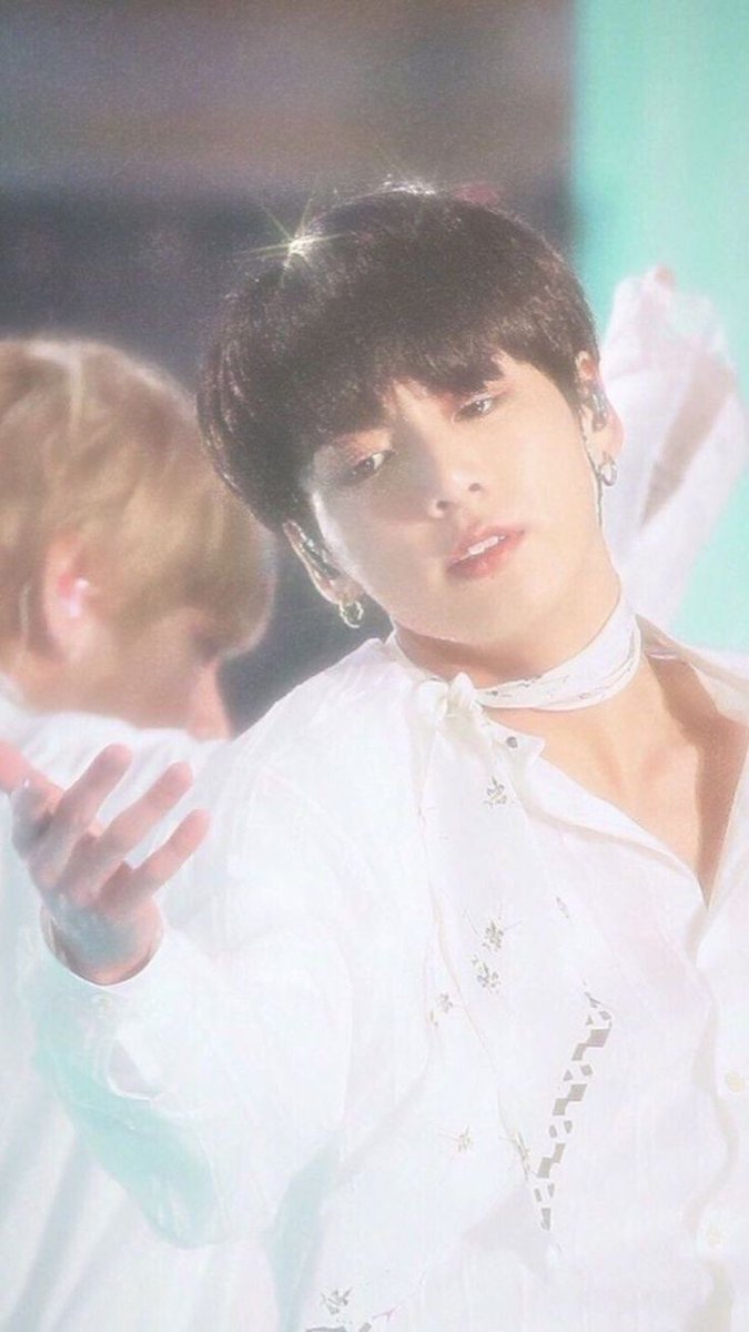 archiveforJKboy's tweet photo. Jungkook's angel look fascinates everyone - a charismatic thread https://t.co/bB3nyNa0J4