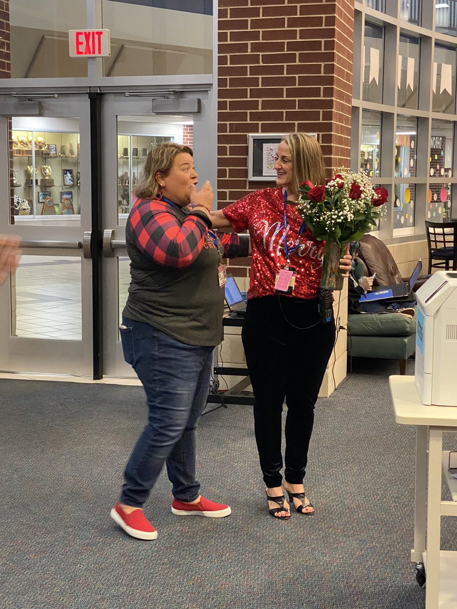 VSnokhous's tweet photo. @cycreekhs believes every teacher deserves to be Teacher of the Year for teaching &amp; supporting students during a pandemic. We had to chose one &amp; Creek’s Teacher of the Year is Julie Markwood! Ms. Markwood teaches DC English. Congrats &amp; thanks to Ms.Markwood @ all Creek teachers. https://t.co/65XmJYPCkv