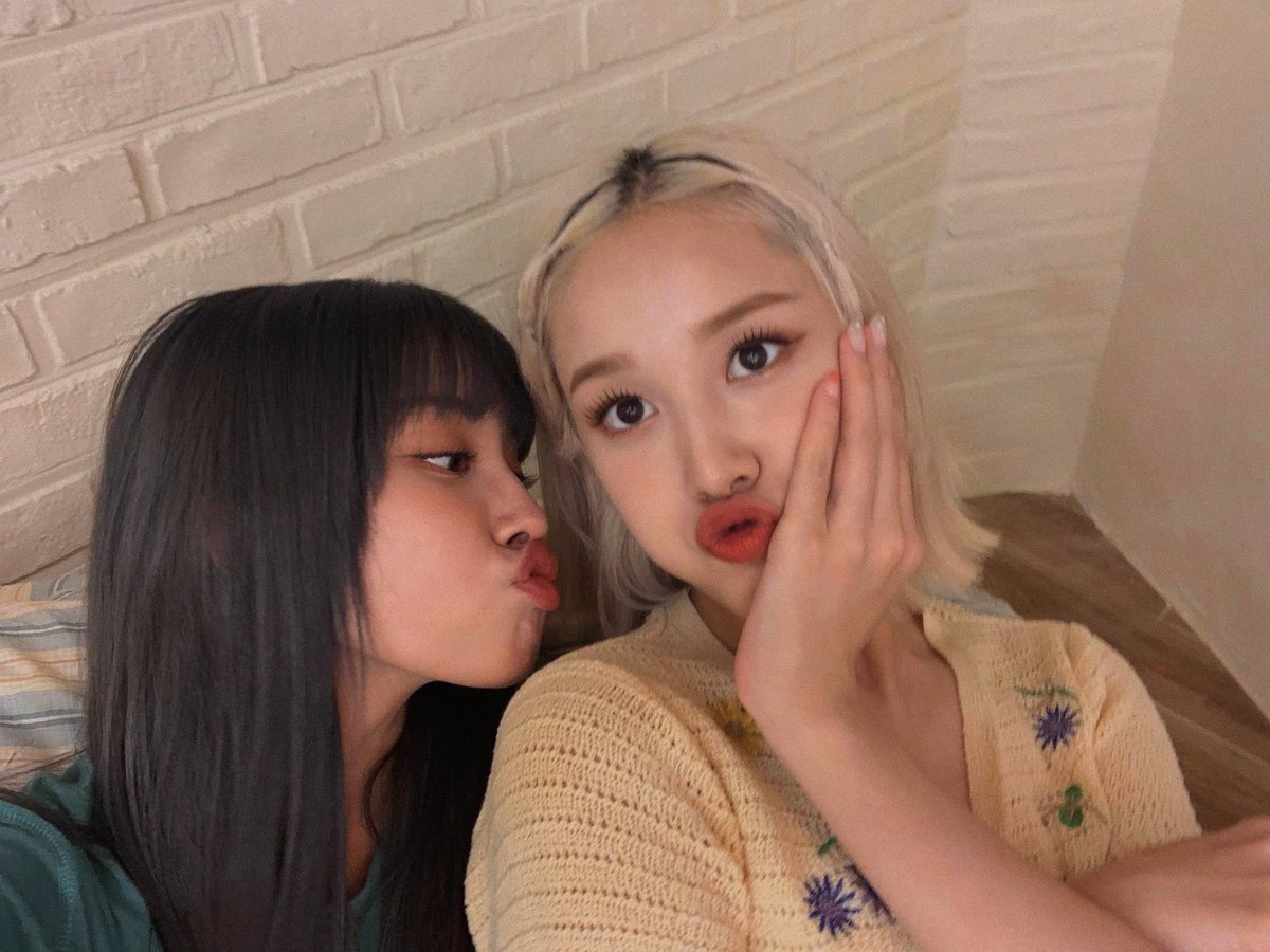 im late but its j day<333