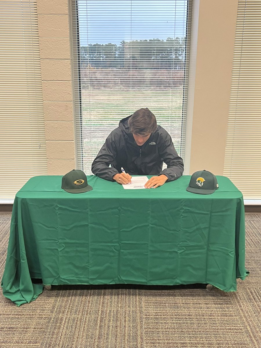 pdc_baseball's tweet photo. Congratulations to Joe LaFave on signing with Norfolk State(@SpartanBSB) for next year. Joe has truly developed in all facets and has earned this awesome opportunity at NSU. The Spartans are getting a good one! #AAA #BLOCCC https://t.co/SJtKWuzJVz