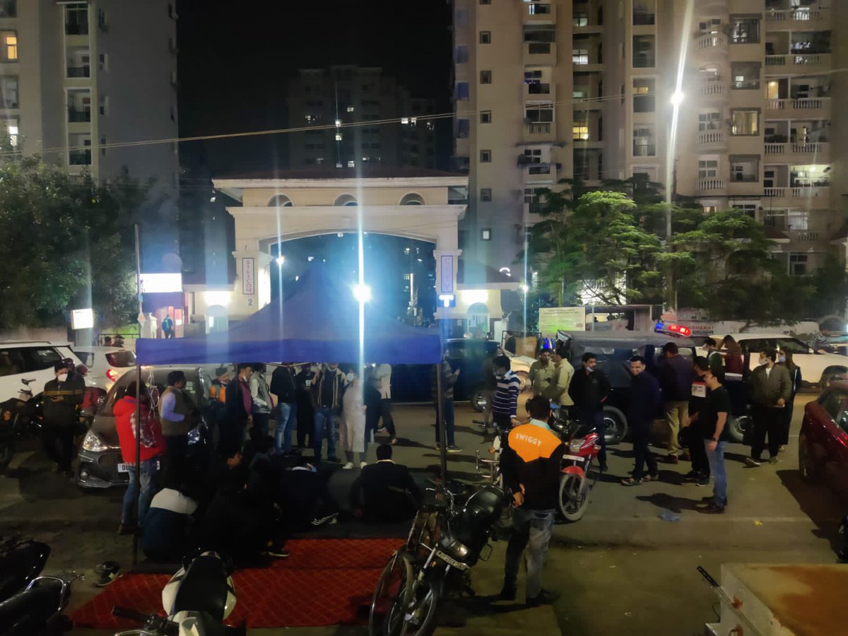 ASCAOAPH1's tweet photo. @noidapolice @CMOfficeUP @dmgbnagar @Joginde05957128 @rituias2003 @barandbench now they started dharna law &amp; order situation even in presence of police administration,our society residents is at risk https://t.co/Yh4NtRLnrX