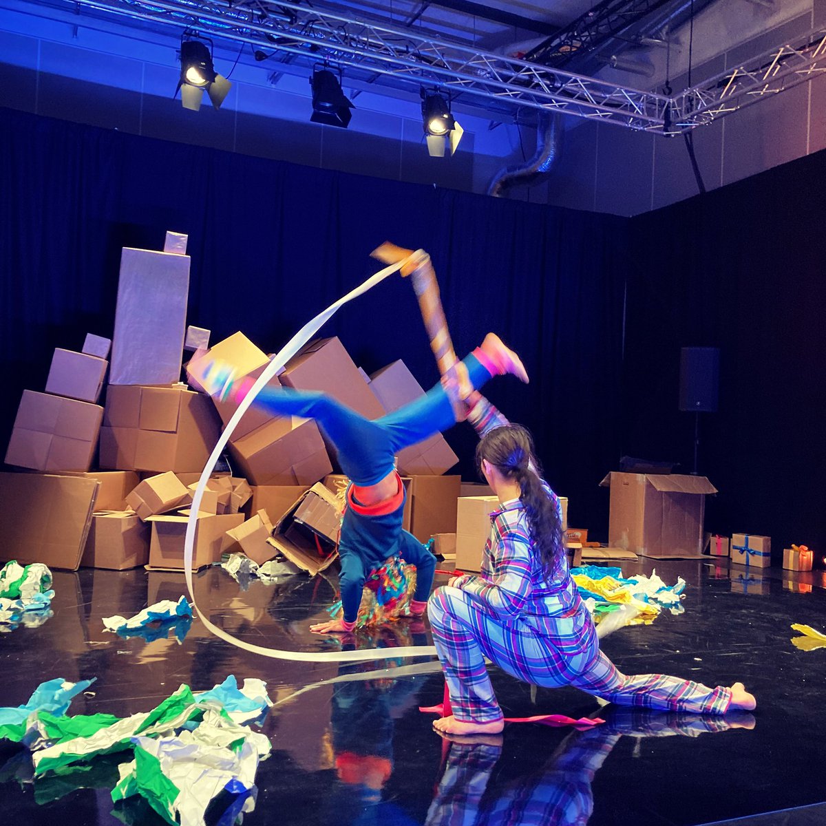 Wee bit of tech. Next stop Inverness #TheGift <a href="/Barrowlballet/">Barrowland Ballet</a> <a href="/EdenCourt/">Eden Court Highlands</a>