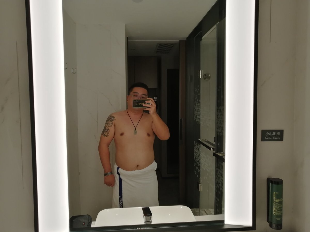 什么鬼酒店，好热啊