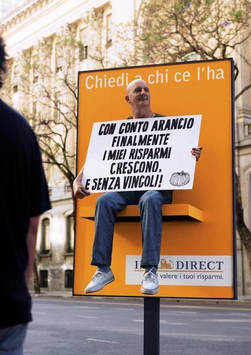 joelapompe's tweet photo. [BLOG] Just ask the guy sitting on the billboard! 2010 vs 2021 - Copycat or coincidence? Be the judge https://t.co/aoQuWQPzUv #CopyPaste #Lookalike #SameIdea #JoeLaPompe ♻️ https://t.co/qatLYRtoQA