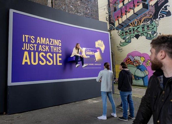 joelapompe's tweet photo. [BLOG] Just ask the guy sitting on the billboard! 2010 vs 2021 - Copycat or coincidence? Be the judge https://t.co/aoQuWQPzUv #CopyPaste #Lookalike #SameIdea #JoeLaPompe ♻️ https://t.co/qatLYRtoQA