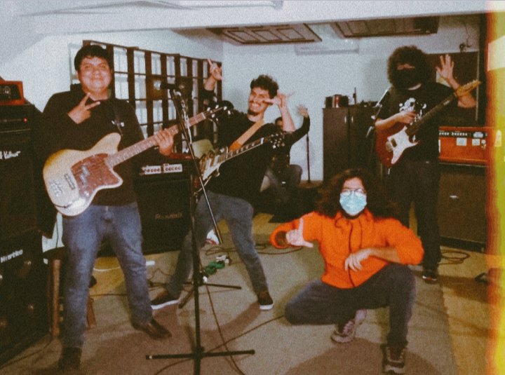 losperdedoresmx's tweet photo. ¡Llegó el día #Xalapa! Hoy nos reencontramos nada más y nada menos que en La Moderna 🔥✨
La cita es a partir de las 8pm, en compañía de #HansLambda y #NoSomosTanPunk. Check: https://t.co/BB0E8zoMdZ ✌️ https://t.co/TxSxFbyTH0