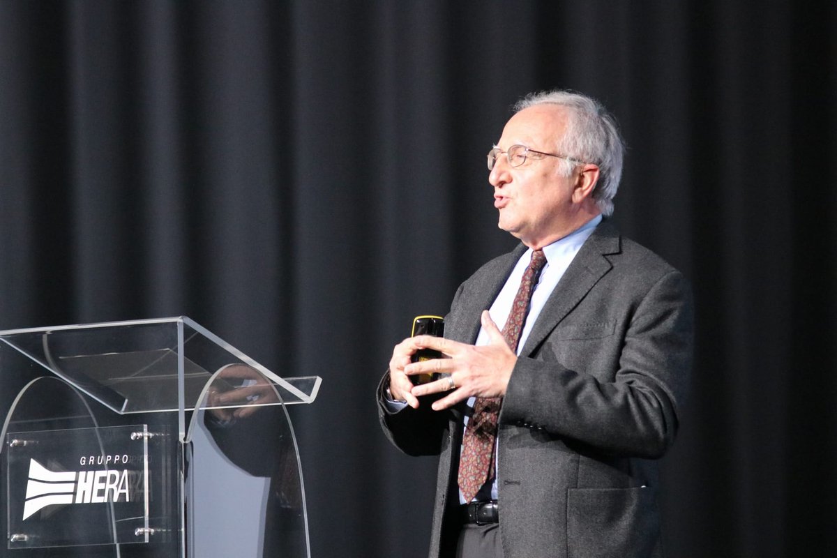 La grande transizione in ambito economico, sostenibile, sociale. È il momento dell'intervento di Enrico Sassoon, Direttore Responsabile <a href="/HBRItalia/">Harvard Business Review Italia</a>, per ascoltare i trend del futuro, fondamentali per programmare. 

#HeraPerLaRinascitaDelLavoro #HerAcademy <a href="/GruppoHera/">GruppoHera</a> #adv