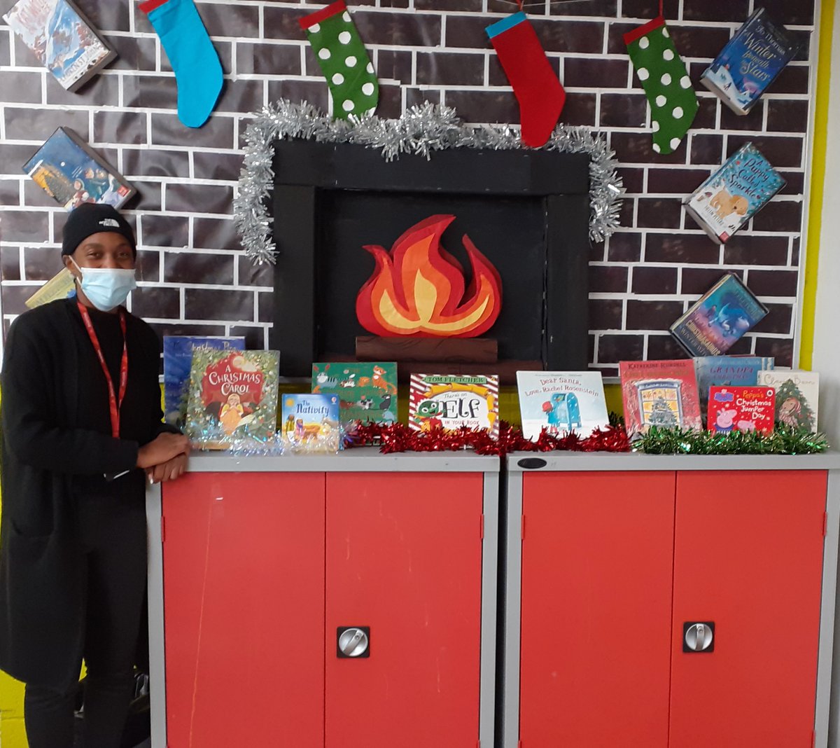 hackneylibs's tweet photo. It's cold outside, so come and warm yourself by the fireplace at #DalstonCLRJamesLibrary, where we've got the best #SeasonsReading for kids.
#ChildrensBooks #LibraryDisplays #HackneyLibs #LibraryLife #Santa #WarmUpWithAGoodBook https://t.co/txdJ7Io44A